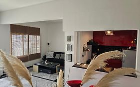 Seaty Apartment